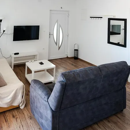 Station 22 - Brand New With A Terrace And Private Parking * Vir