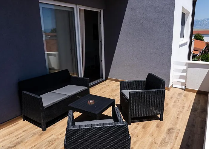 Station 22 - Brand New With A Terrace And Private Parking Vir