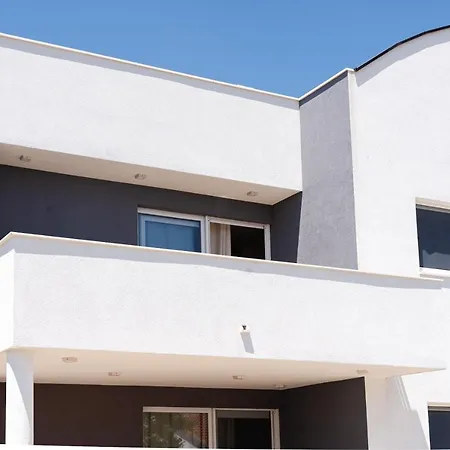 Apartamento Station 22 - Brand New With A Terrace And Private Parking Vir